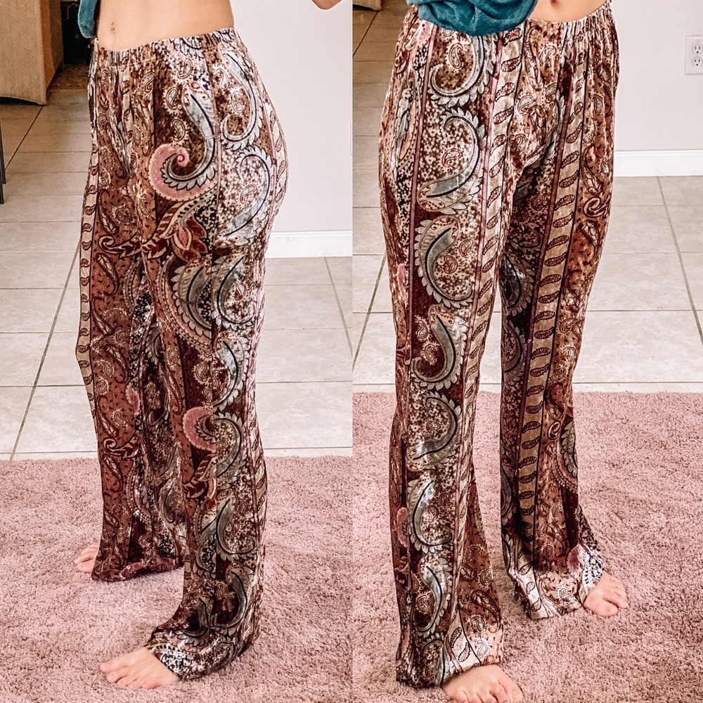Velvet Paisley Bell bottoms 🤍